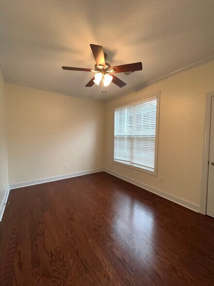 Building Photo - 212 Fountainhead Ln