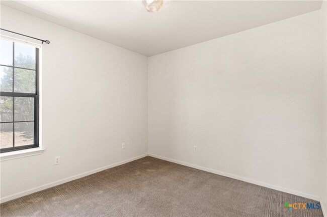 Building Photo - 392 County Rd 4711