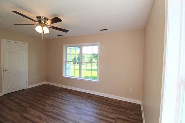 Building Photo - Stunning Home with Breathtaking Blue Ridge Mountain Views!   3 Bedrooms | 2 Baths