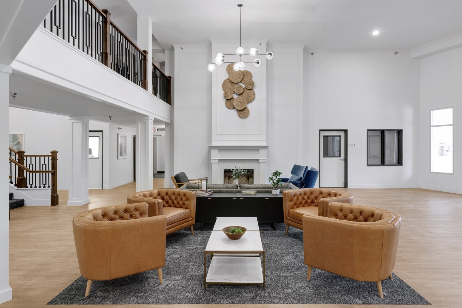 Spacious lobby - Creekside Apartments