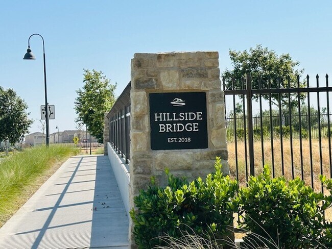 Building Photo - $2,395 Tesoro Viejo, Gorgeous 2 Bed + Offi...