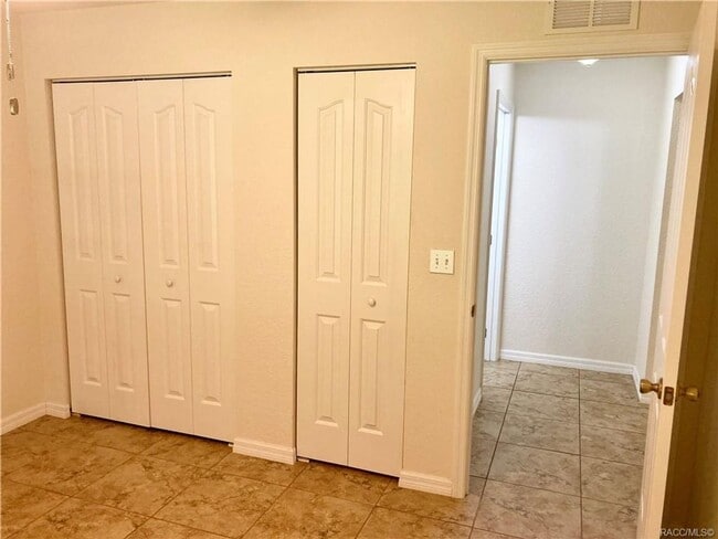 Building Photo - Crystal Manor 2 bedroom, 2 bath, 1 car garage home!