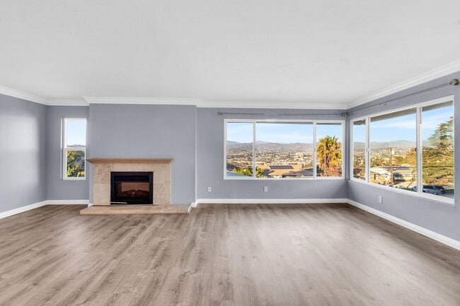 Building Photo - 4 Bedrooms, 3 Bathroom, Two Story Home With Pool