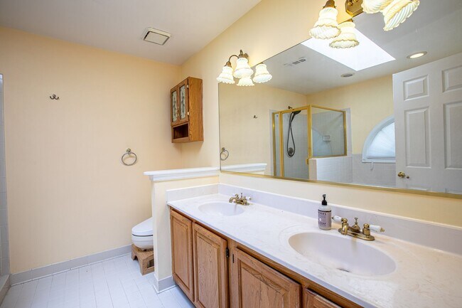 Building Photo - Impressive 3 BR/2 Full BA & 2 Half BA EOG Townhome in Decoverly Adventure!