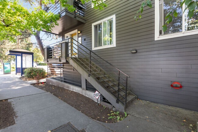 Building Photo - 115 W Galer St