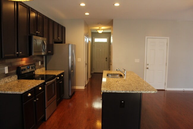 Kitchen - 4822 Landover Bluff Way