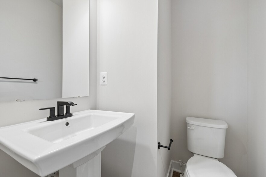 Building Photo - 473 Wild Poppy Dr