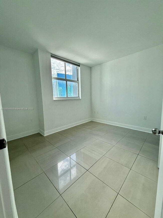 Building Photo - 1250 S Miami Ave