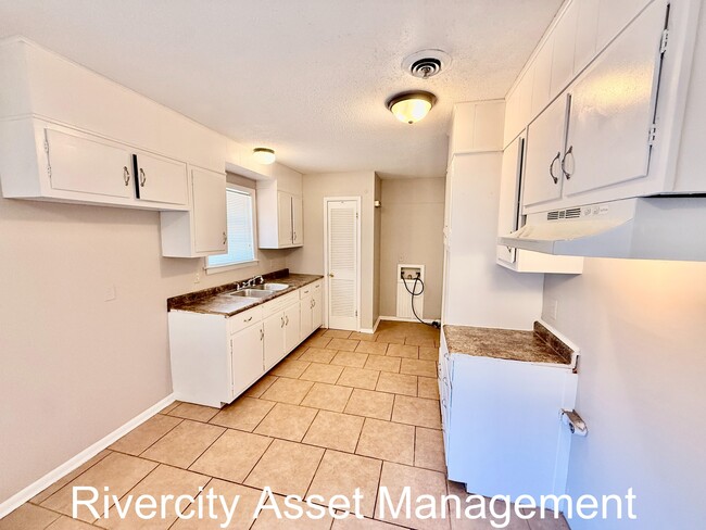 Building Photo - 5060 Childs Dr