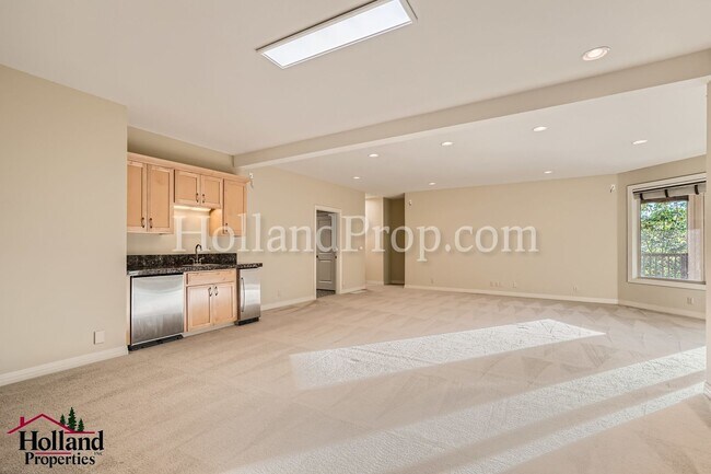 Building Photo - Gorgeous Single Home in Great location!!!