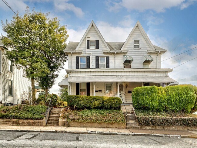 Building Photo - 142 S 29th St