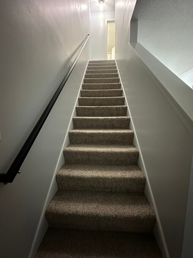 Building Photo - 1848 Parkway Ave