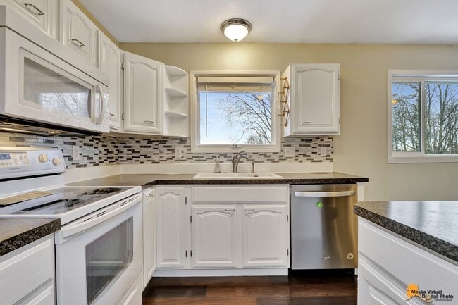 Building Photo - South Anchorage Townhouse for Rent