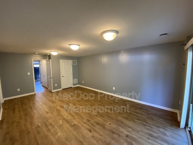Building Photo - 302 Brenton Rd