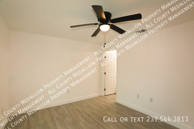 Building Photo - 915 Graystone Ave