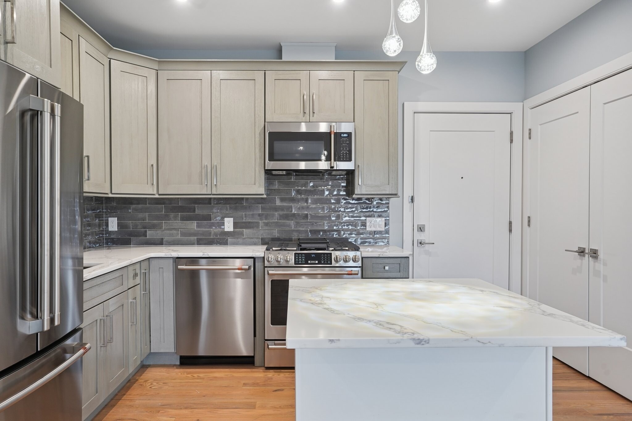 Kitchen - 106 Montgomery St