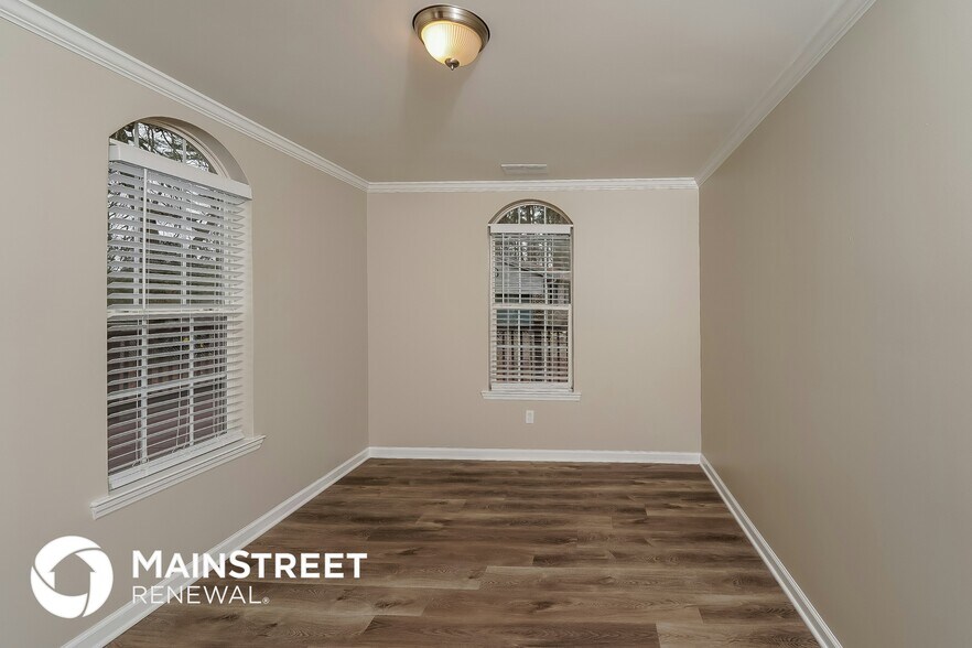 Building Photo - 2812 Lambert Cir