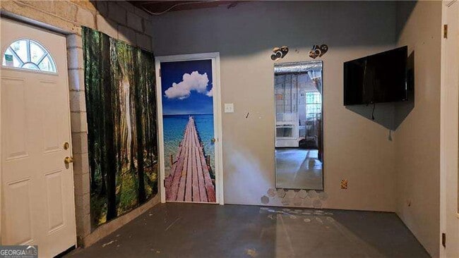 Building Photo - 1176 Converse Dr NE