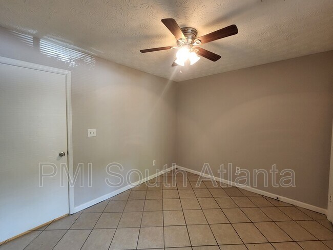 Building Photo - 107 Spring Ct