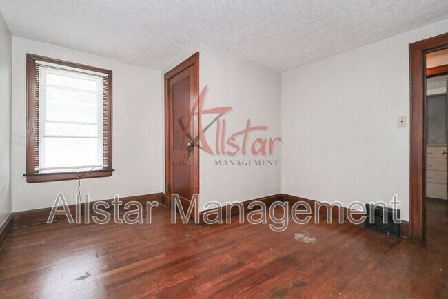 Building Photo - 488 Stanton Ave