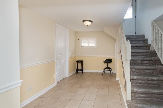 Building Photo - 3233 S 60th Ct