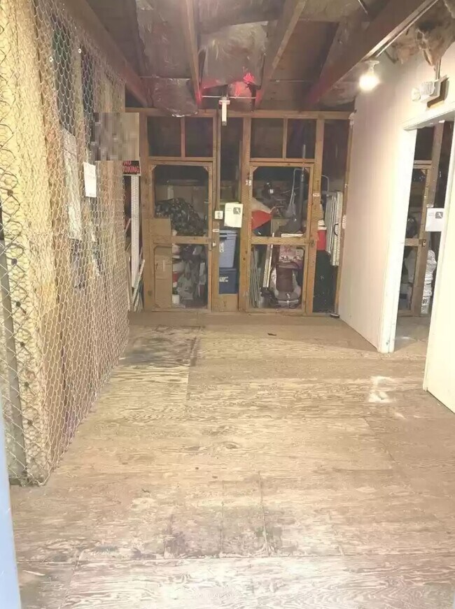 Building Photo - 5001 Carriage Way Dr