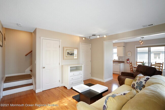 Building Photo - 231 Sumner Ave