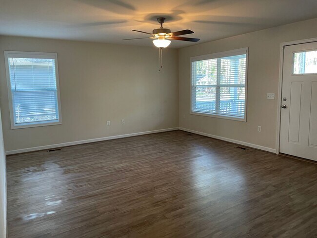 Building Photo - Cozy Home in Colonial Beach!