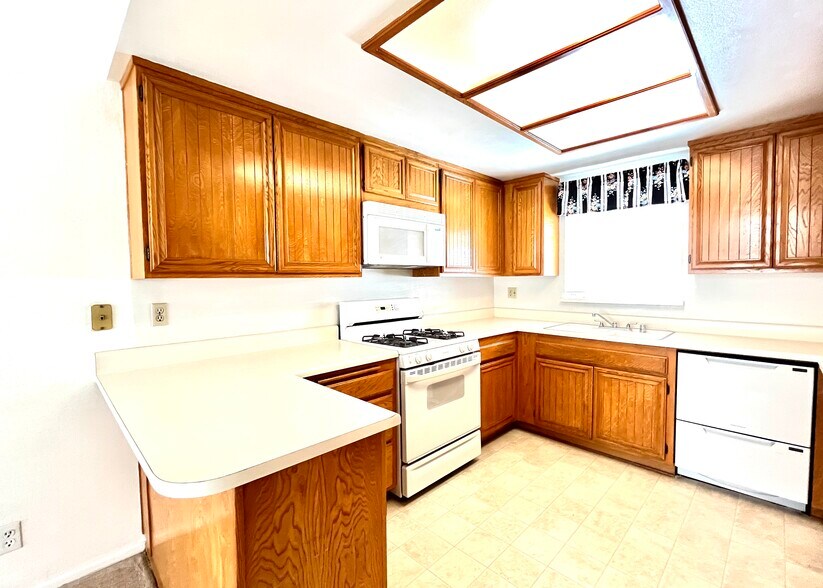 Building Photo - 26758 Claudette St