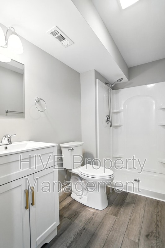 Building Photo - 6888 Lady Abigail Dr