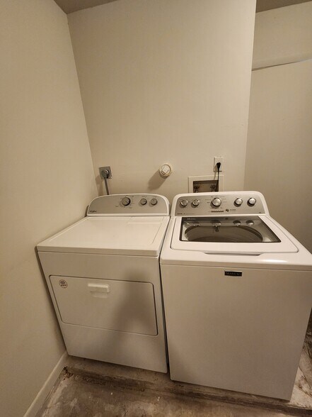 Building Photo - 9712 Saratoga Park Ct