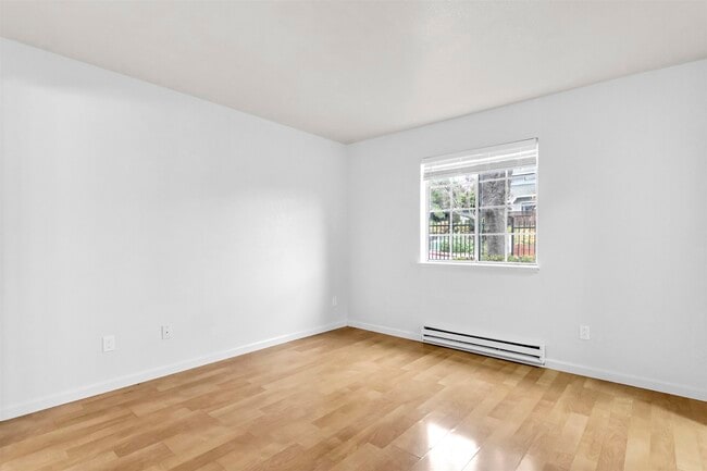 Building Photo - 165 Lighthouse Dr