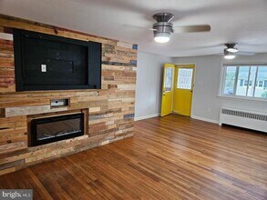 Building Photo - 353 Jefferson Ave