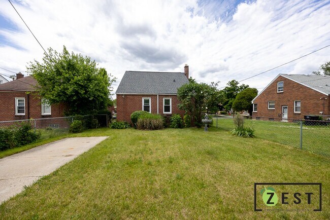 Building Photo - OPEN HOUSE 1/29! 2PM-2:30PM! Amazing 3 Bedroom 1 Bathroom - $1,375.00