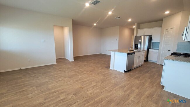 Building Photo - 364 Deborah Dr
