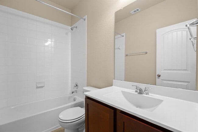 Building Photo - 16440 Pienza Dr