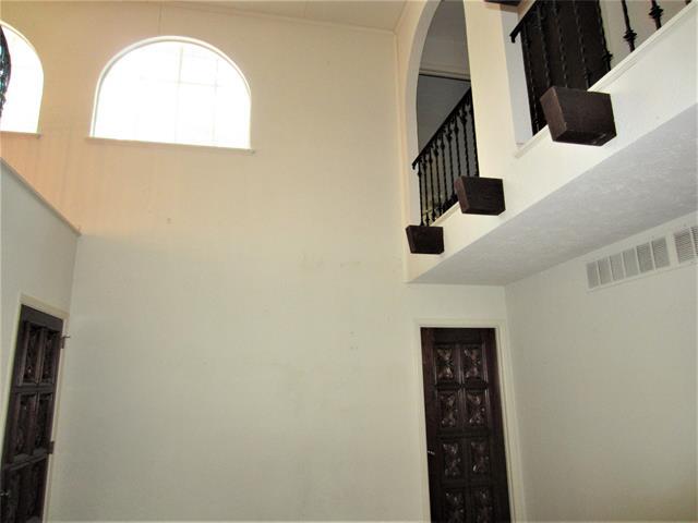 Building Photo - 1815 Greenwood Dr