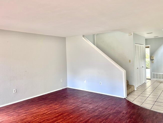 Building Photo - 1511 Sunrise Shadow Ct