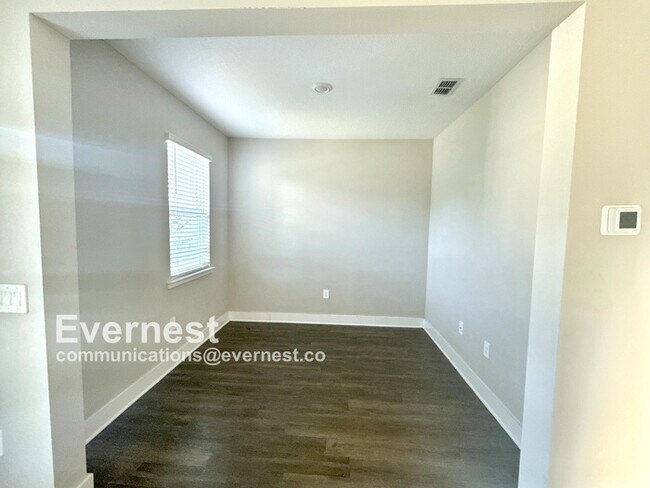 Building Photo - 4336 Las Almanos Ave