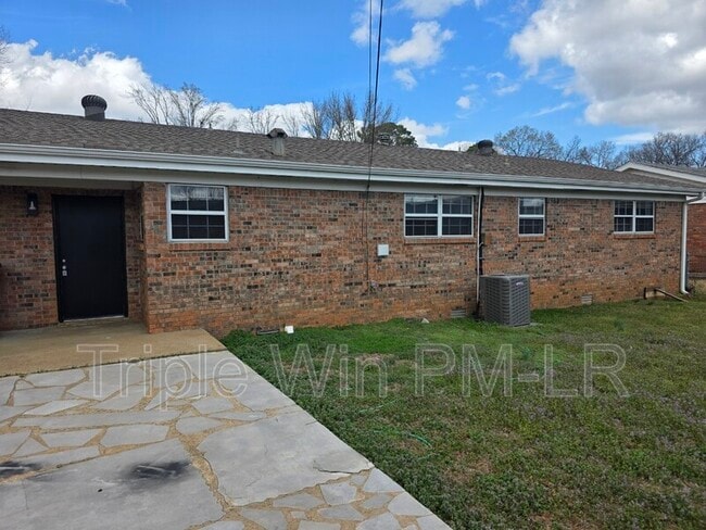 Building Photo - 1408 Johnson St