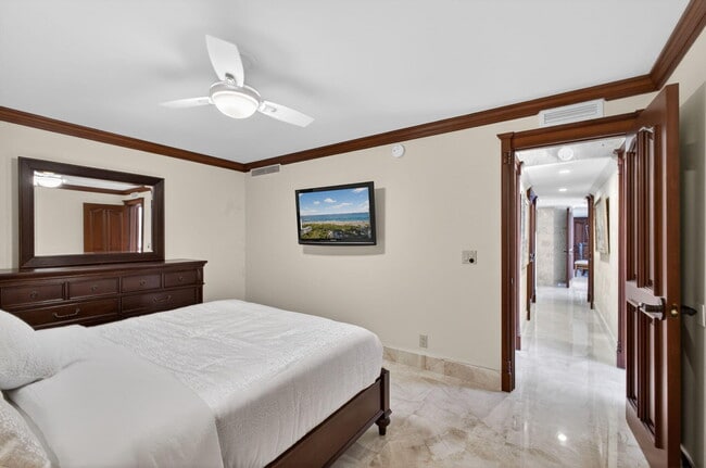 Building Photo - 3400 N Ocean Dr