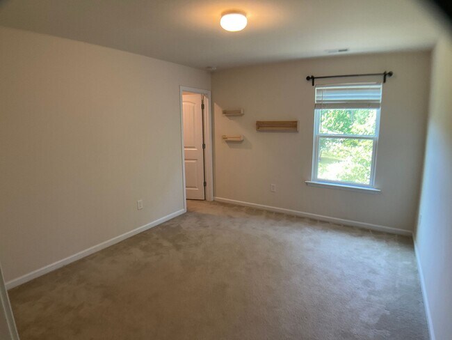 Building Photo - 4 Bed, 3 Bath in Desirable Apex