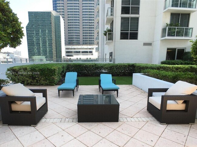 Building Photo - 1050 Brickell Ave