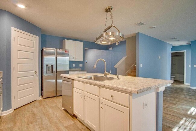 Building Photo - 10589 Queens Gate Cir