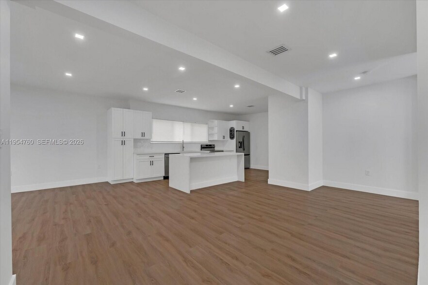 Building Photo - 1733 NW 16th St