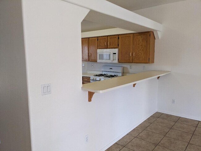 Building Photo - 3846 E Nicole Ave