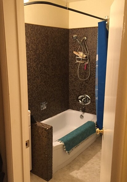 Building Photo - 118 Taylor Dr