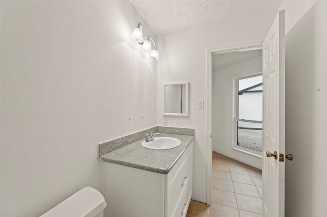 Building Photo - 1538 Beaconshire