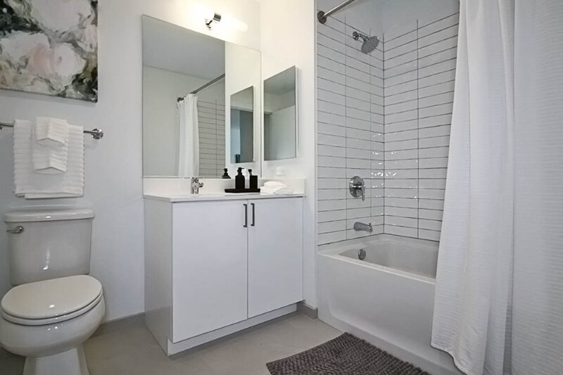 Building Photo - 791 W Van Buren St