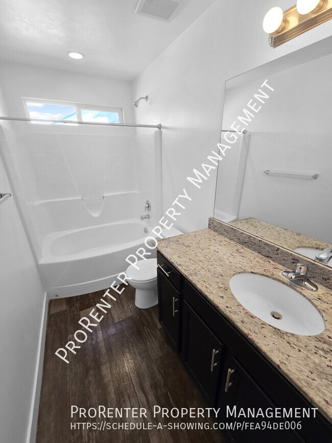 Building Photo - 15171 Gallant Dr